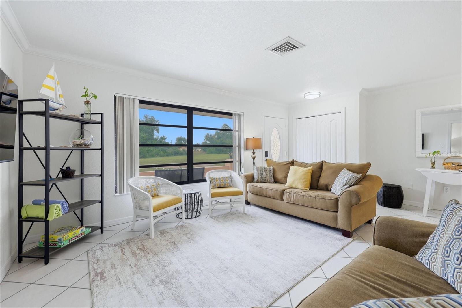 Listing Image #12