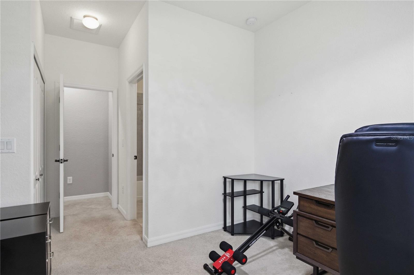 Listing Image #9