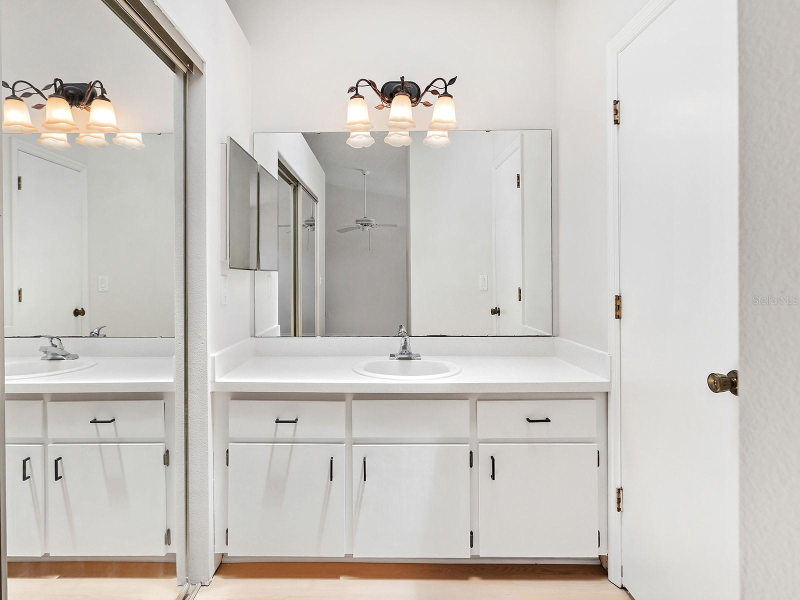Listing Image #11