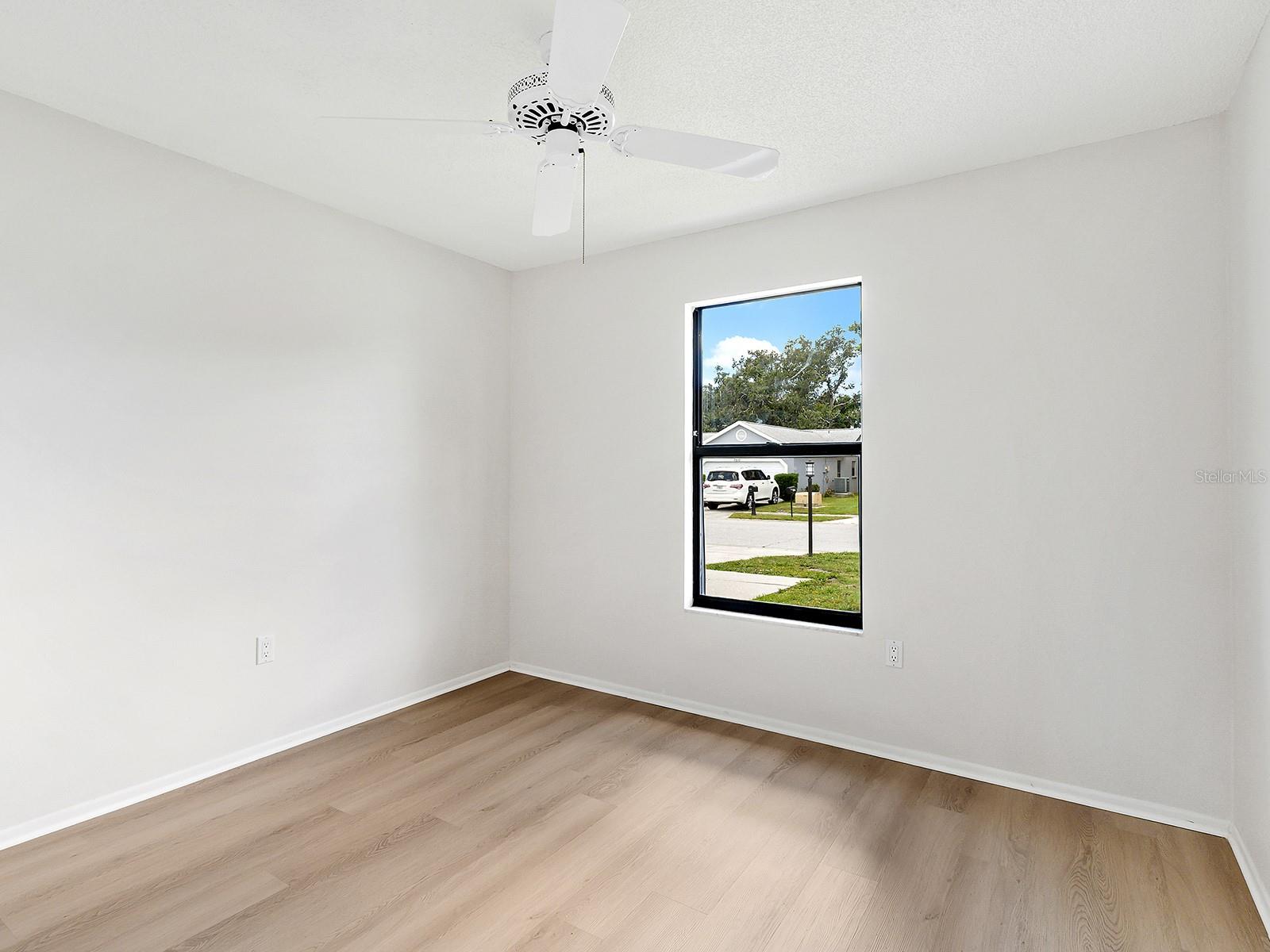 Listing Image #15