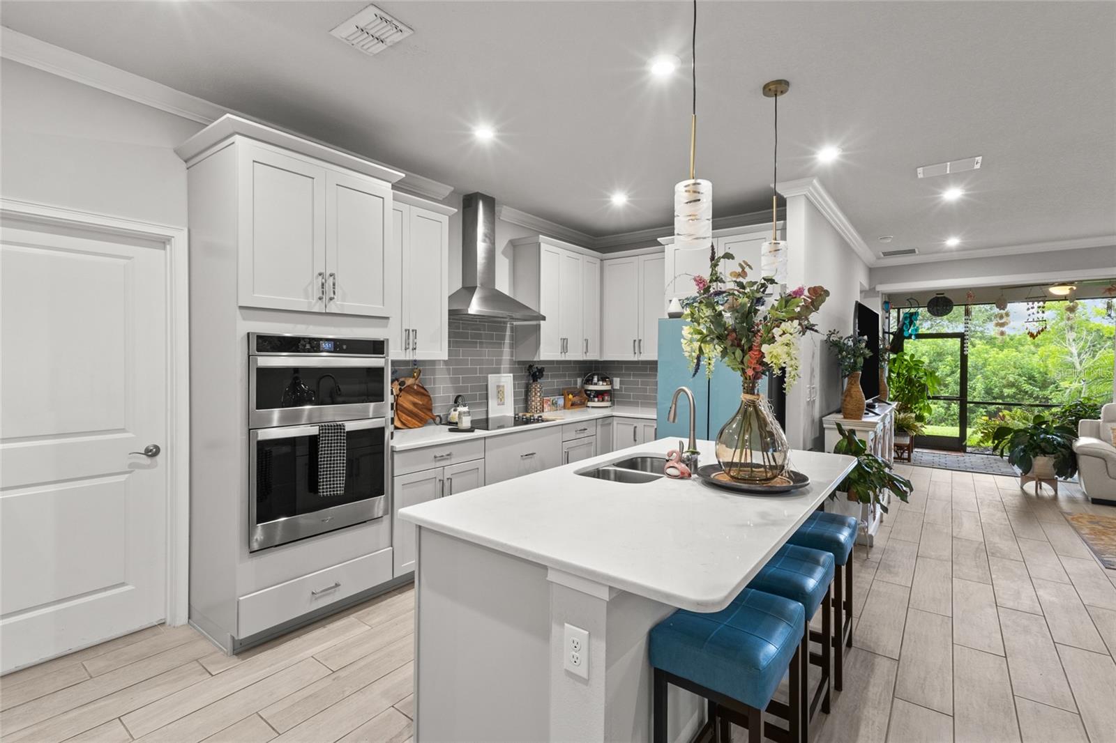 Listing Image #11