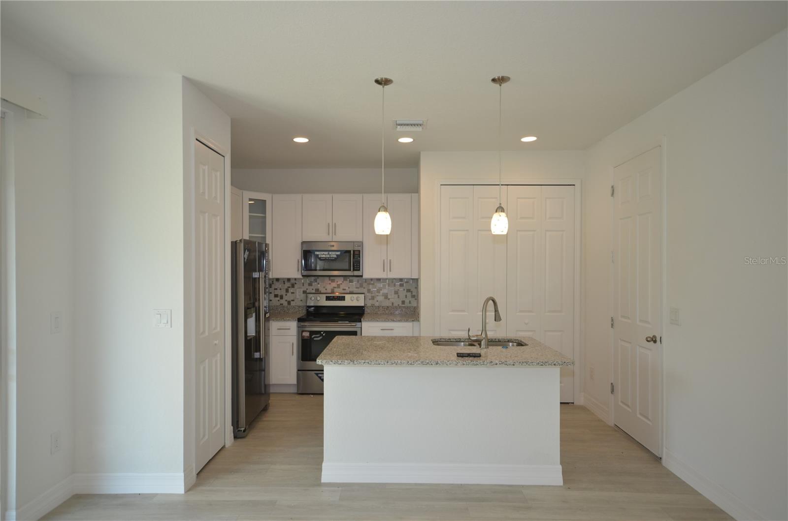 Listing Image #8