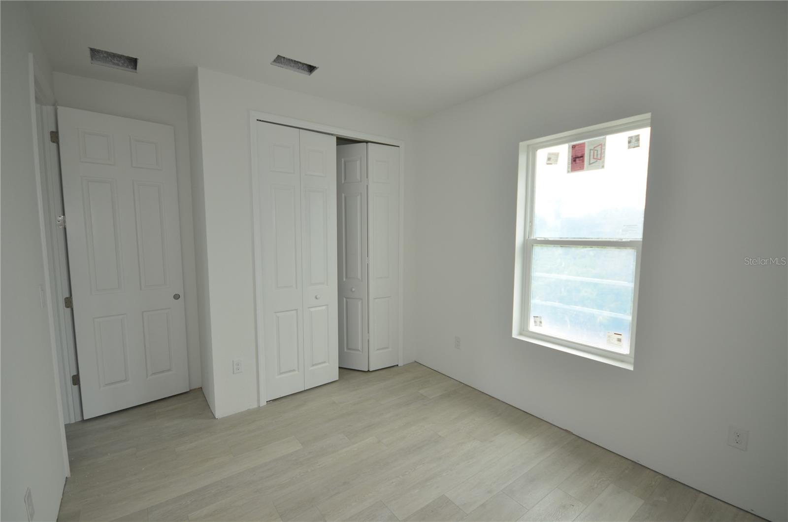 Listing Image #12