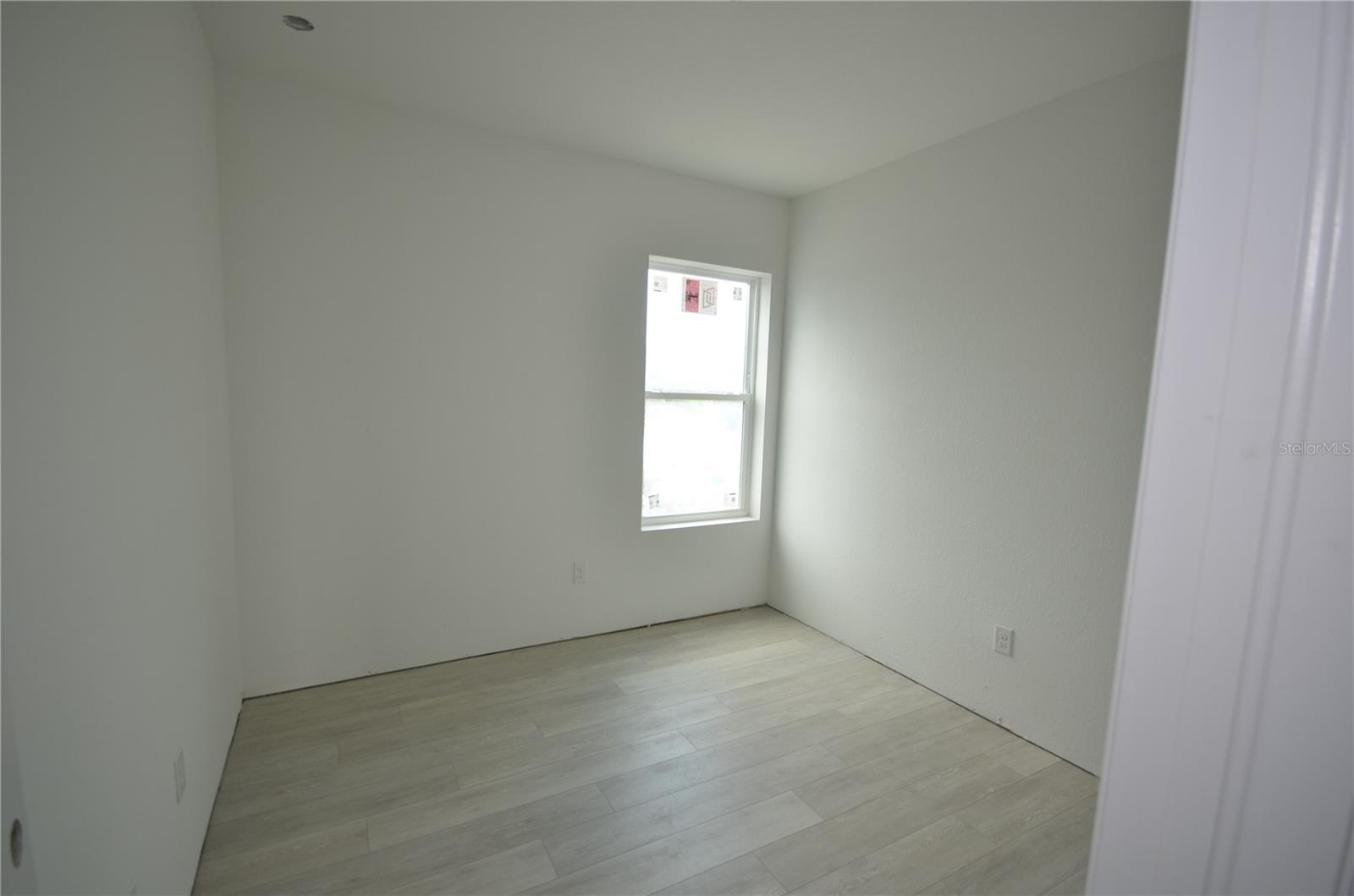 Listing Image #13