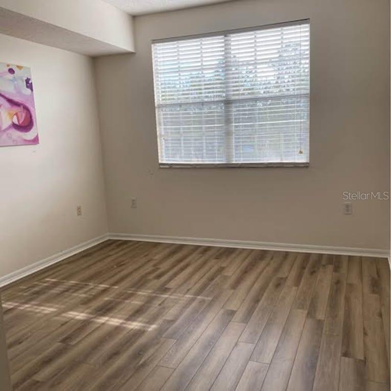 Listing Image #8