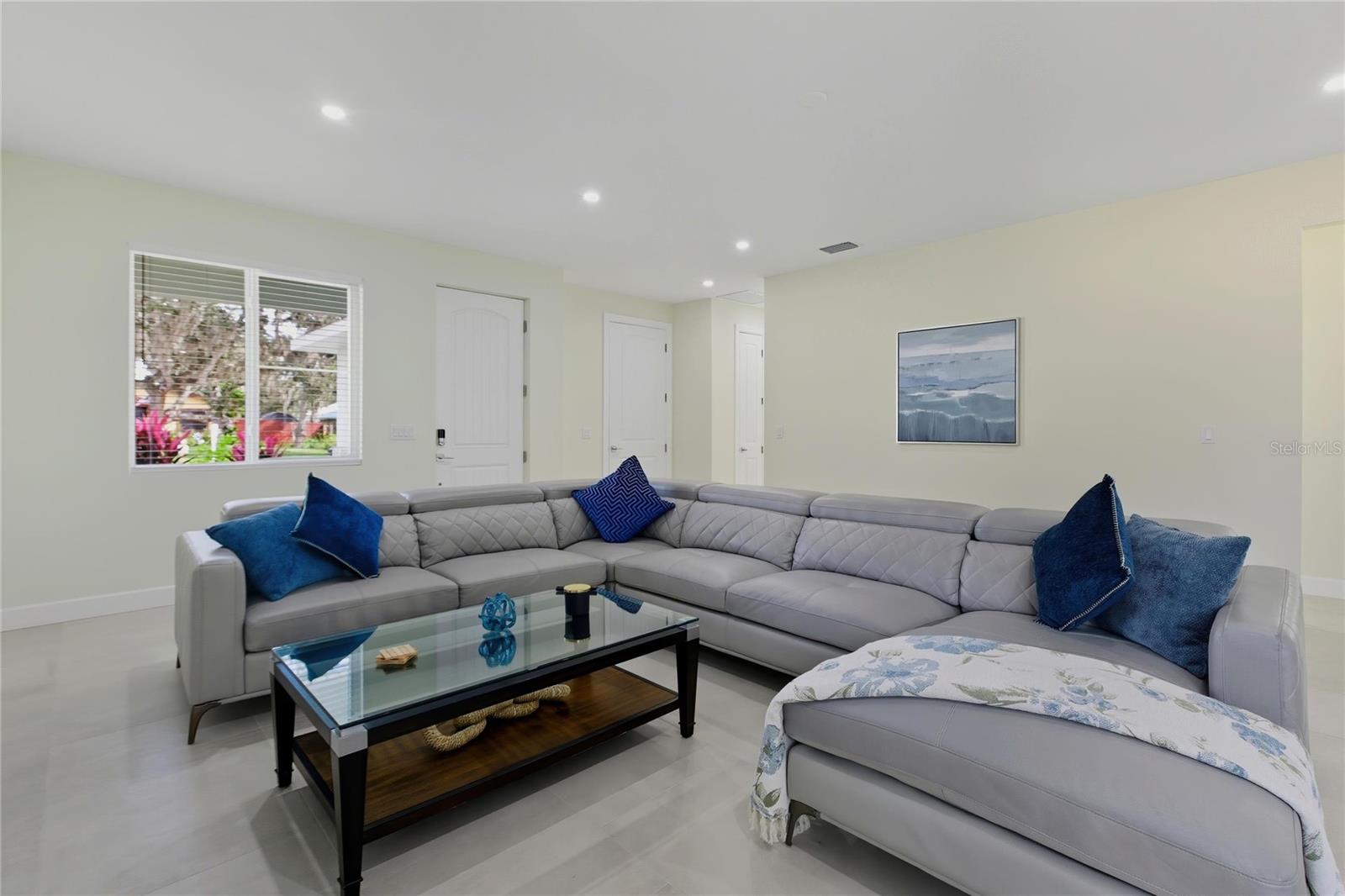 Listing Image #4