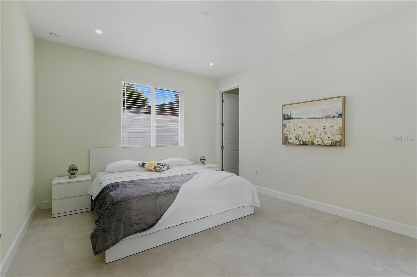 Listing Image #15