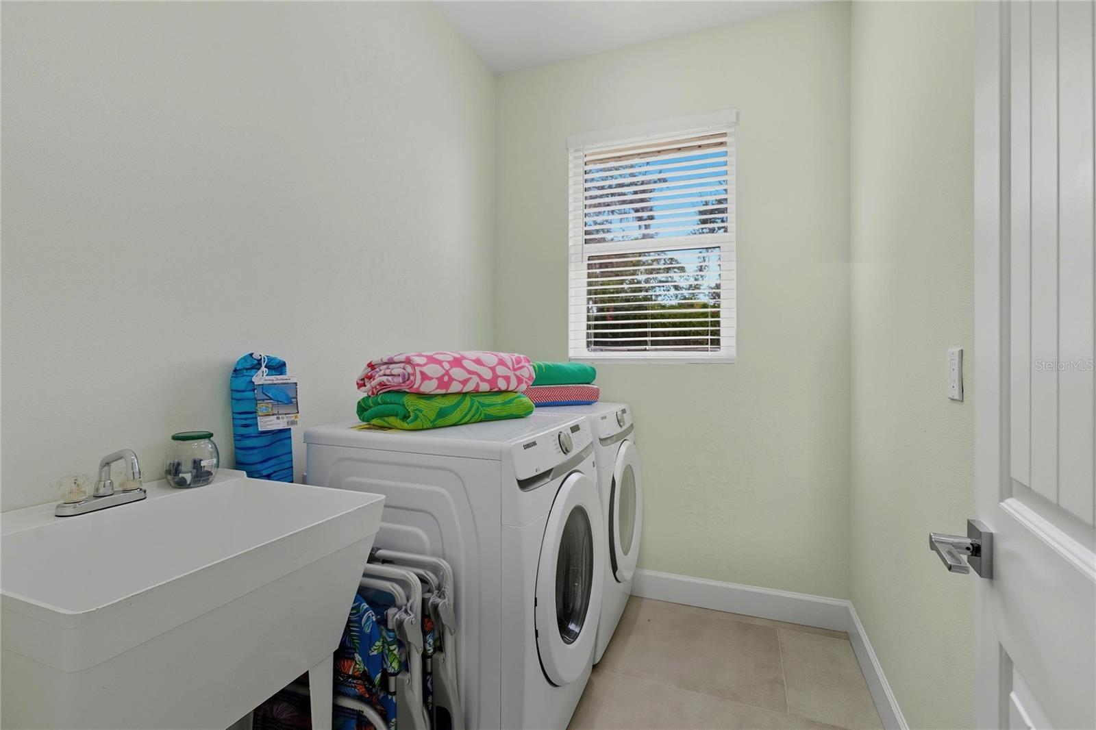 Listing Image #23