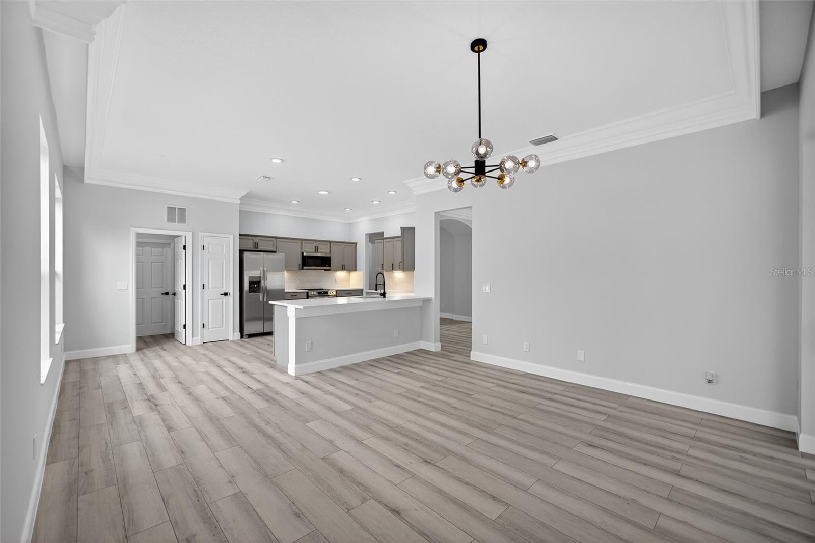 Listing Image #11