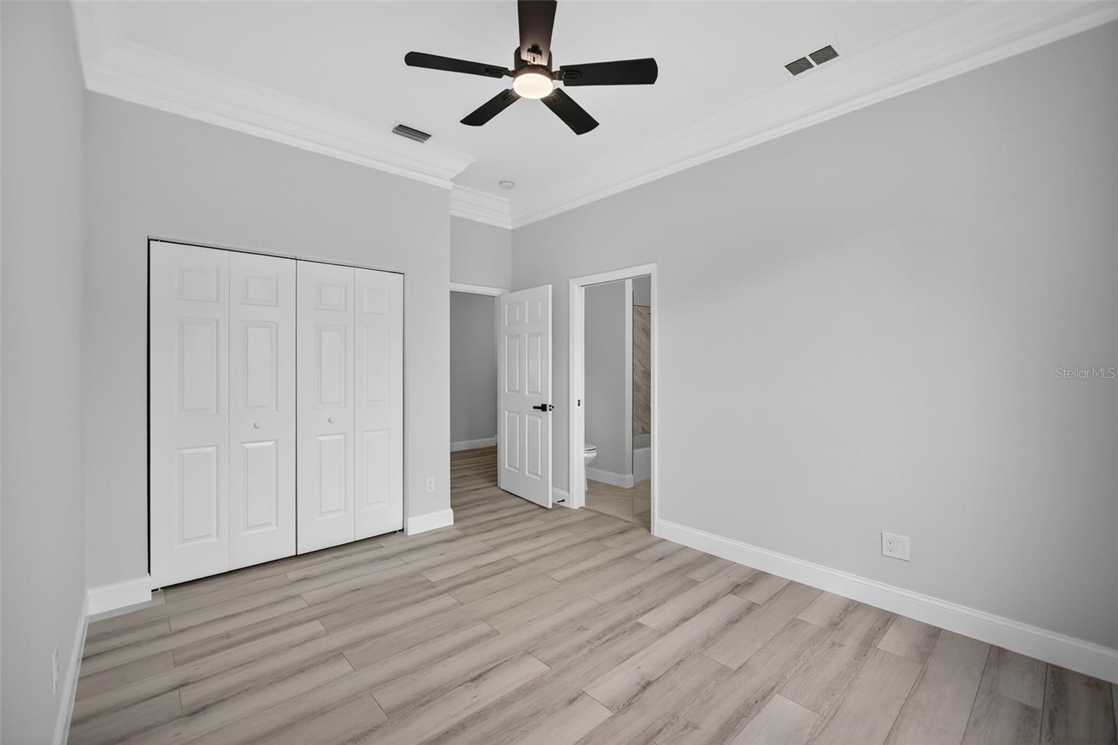 Listing Image #24