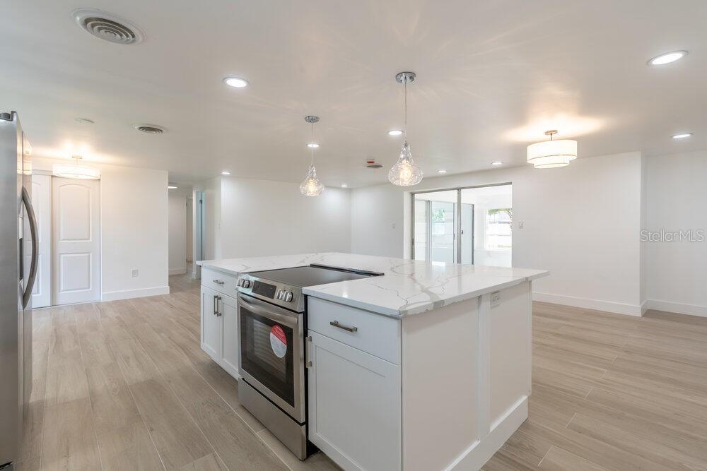 Listing Image #8