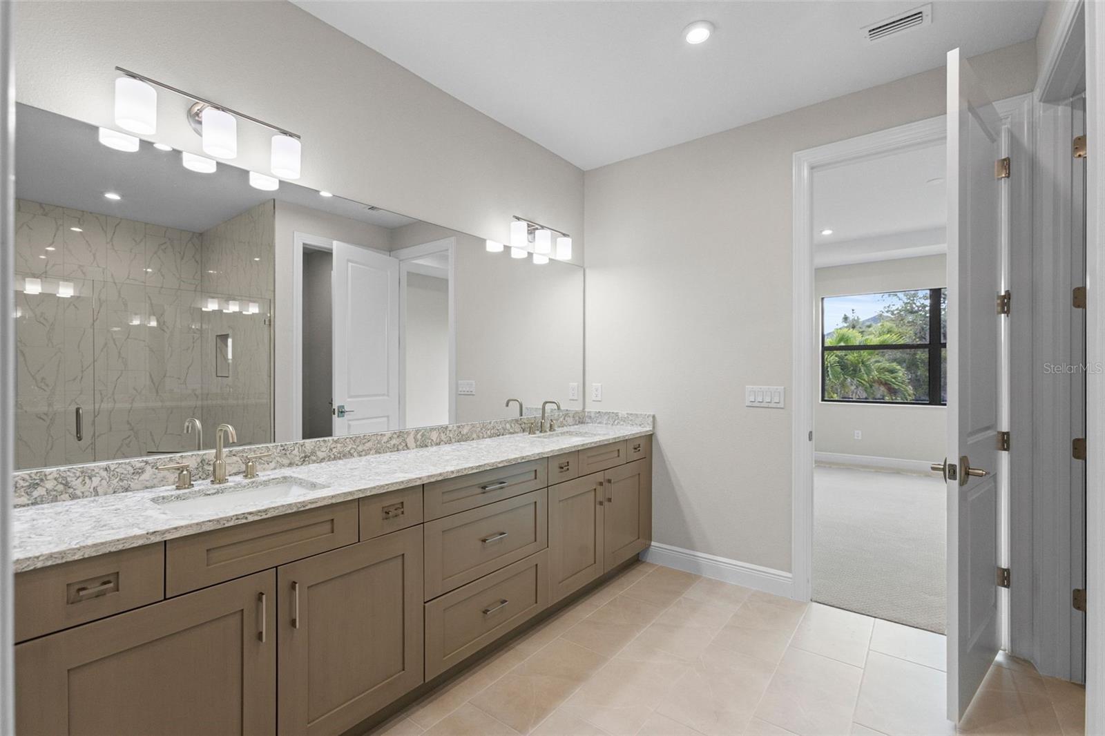 Listing Image #7