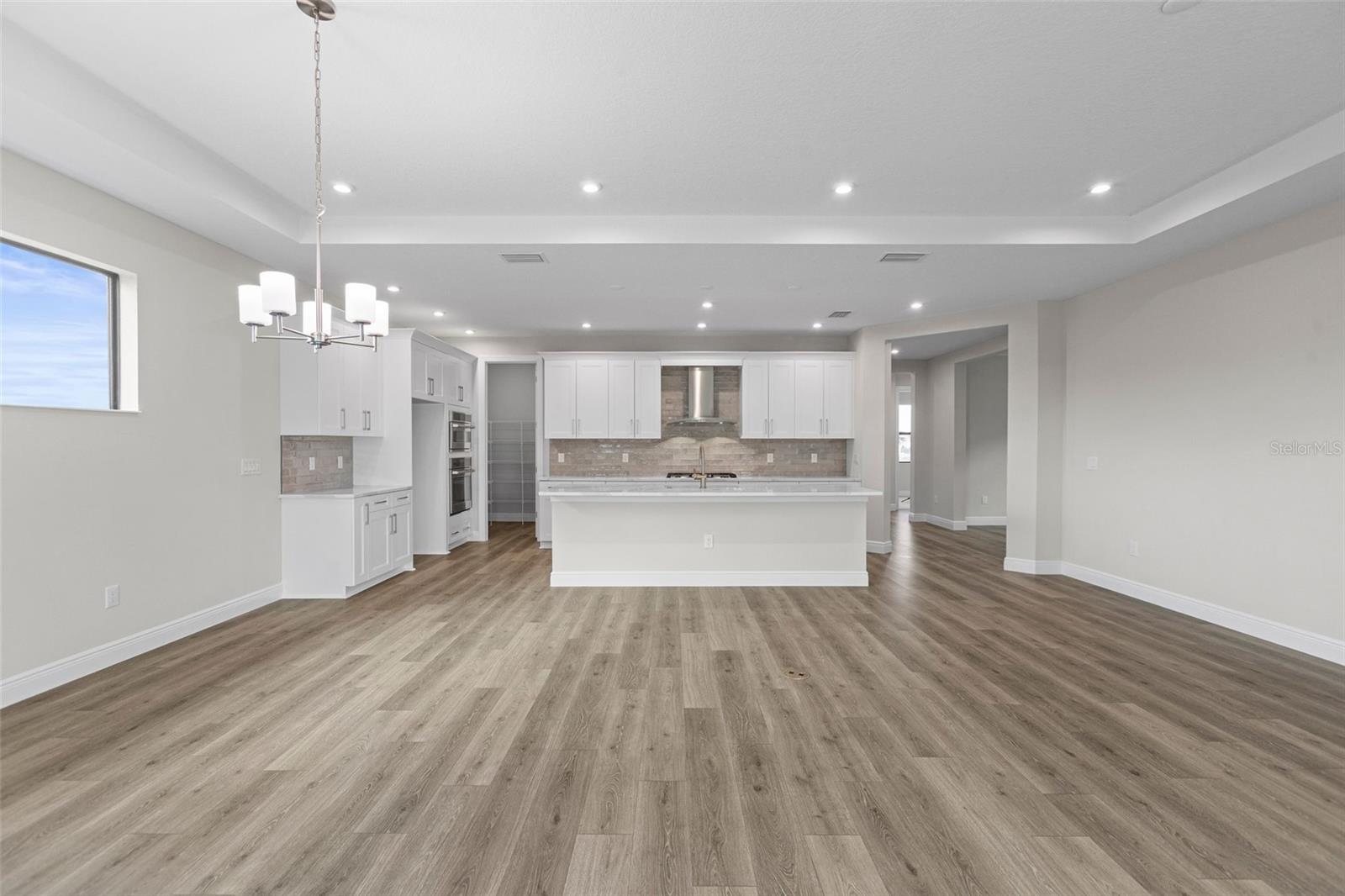 Listing Image #11