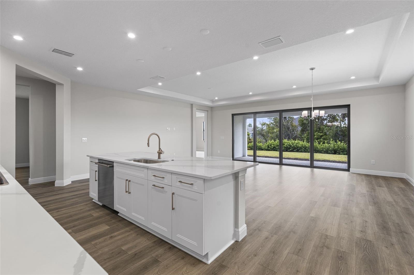 Listing Image #12