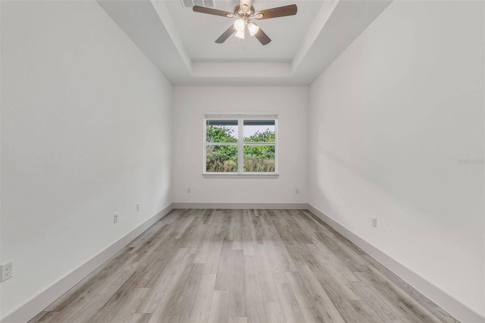 Listing Image #11