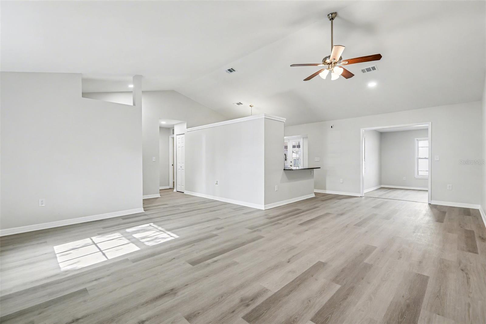 Listing Image #3
