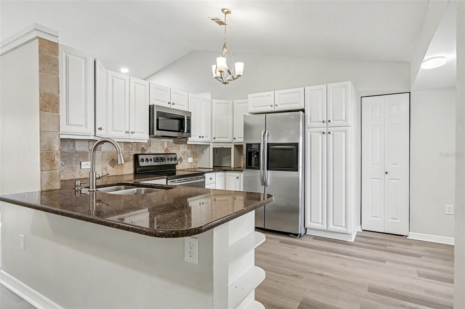 Listing Image #6