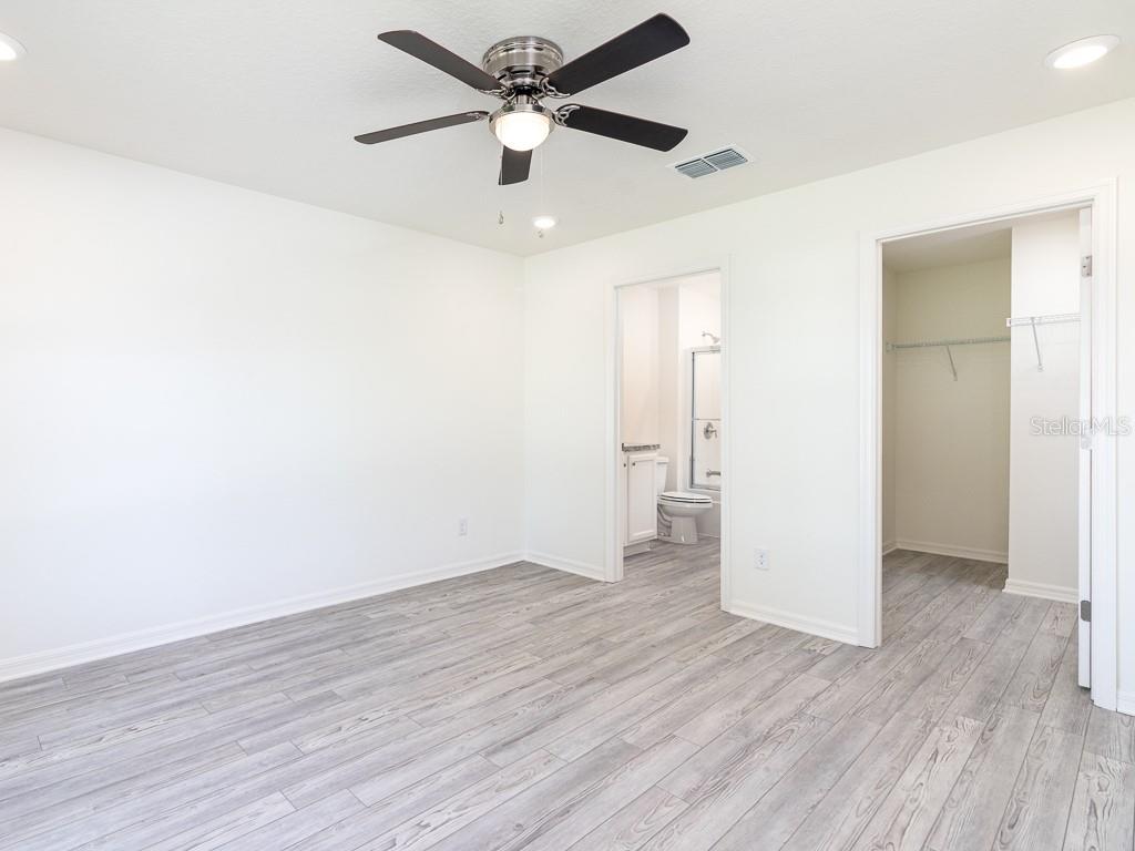 Listing Image #8