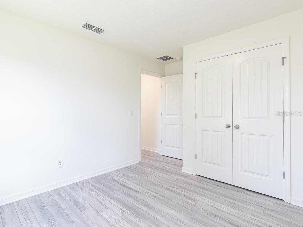 Listing Image #9
