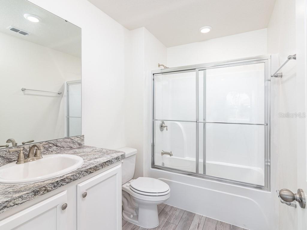Listing Image #11