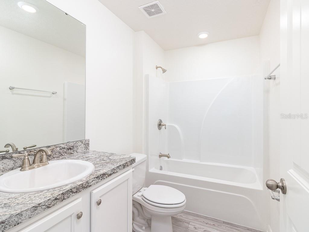 Listing Image #12