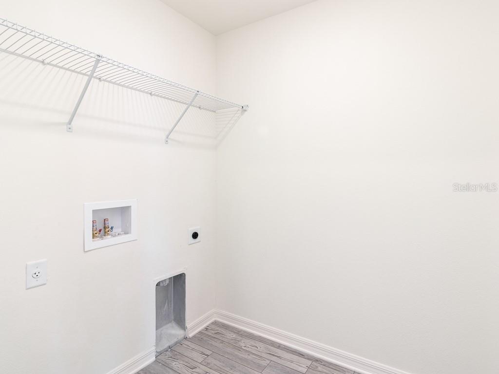 Listing Image #13