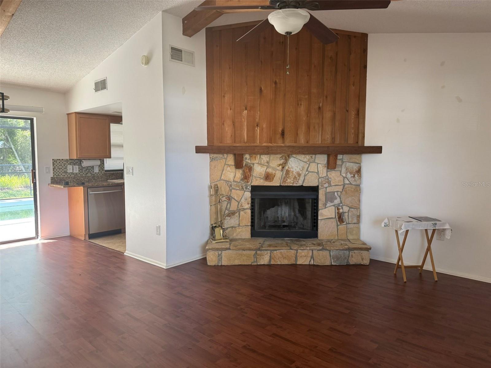 Listing Image #4