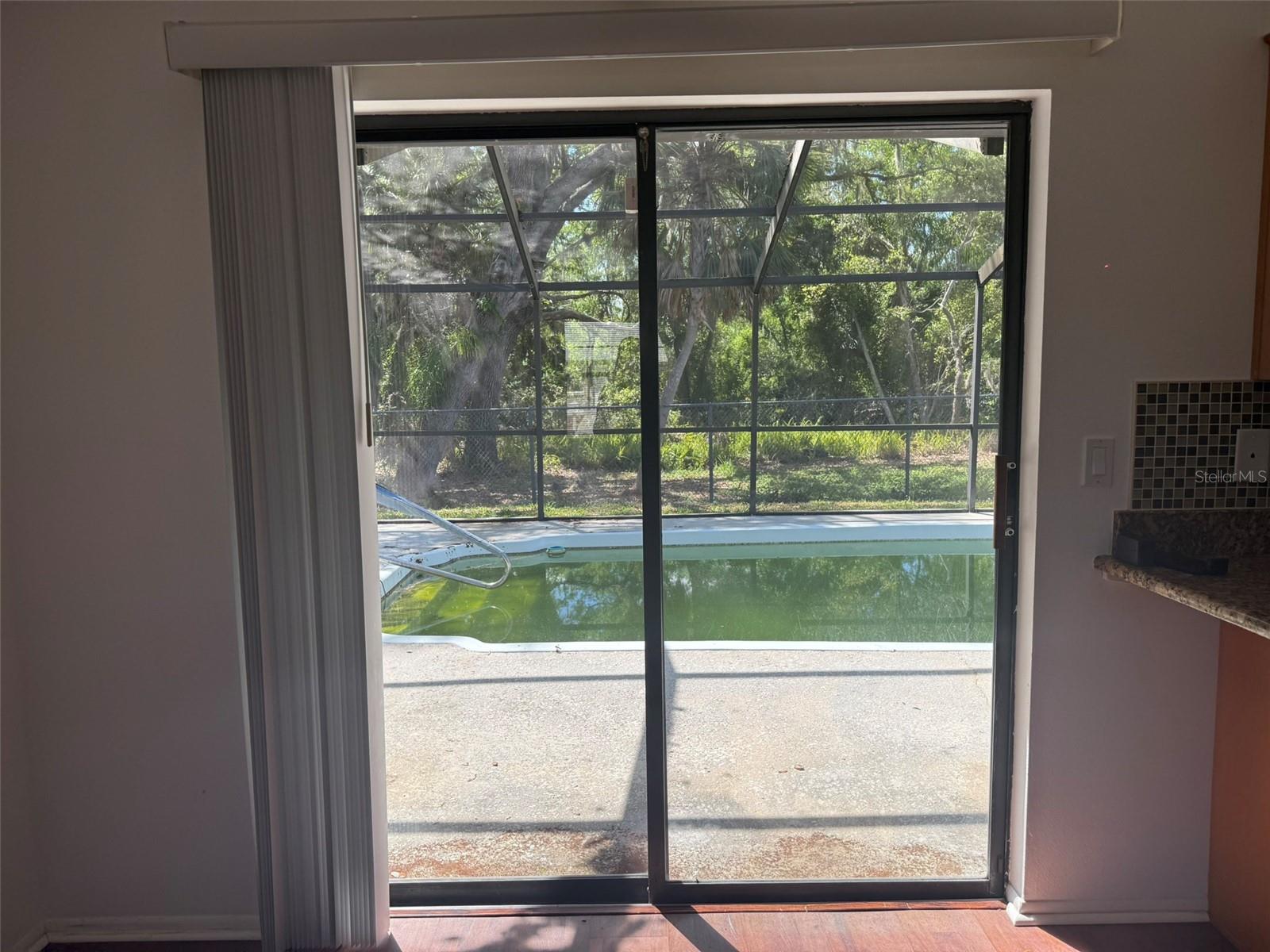 Listing Image #12