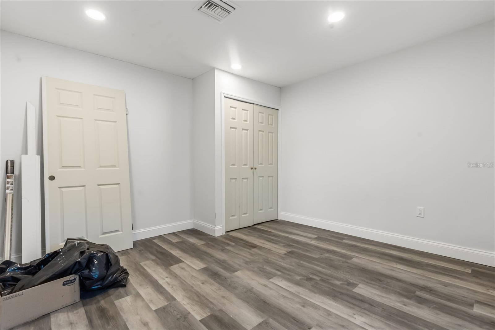 Listing Image #7