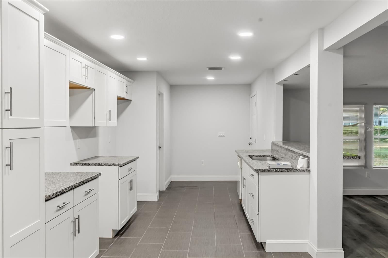 Listing Image #9