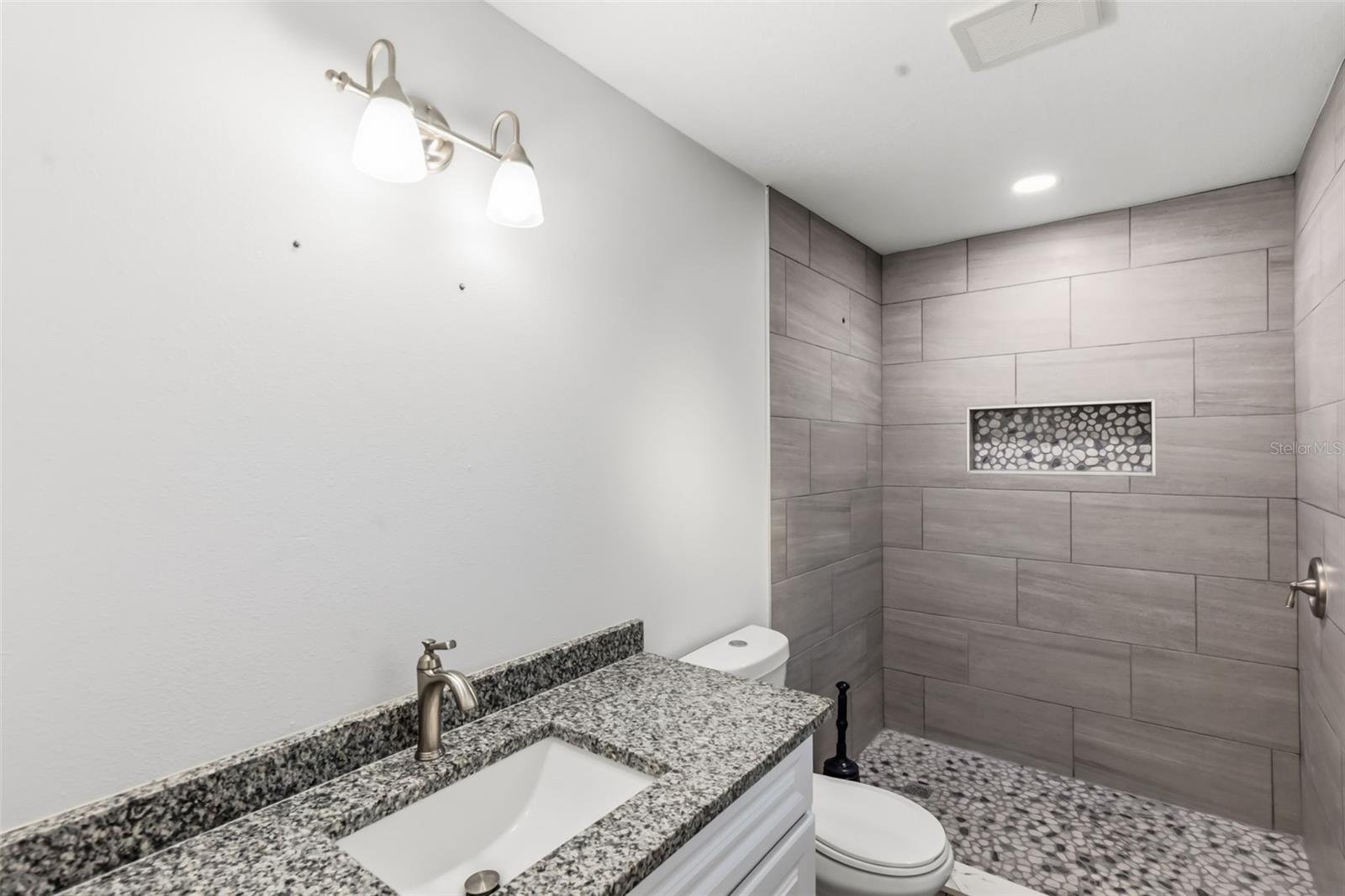 Listing Image #15