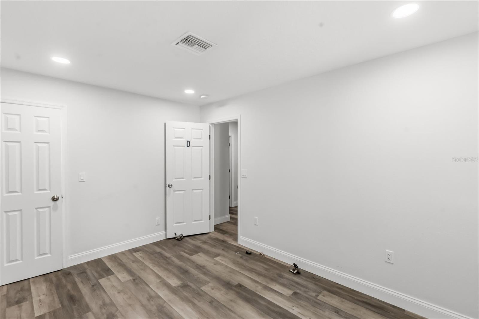 Listing Image #24
