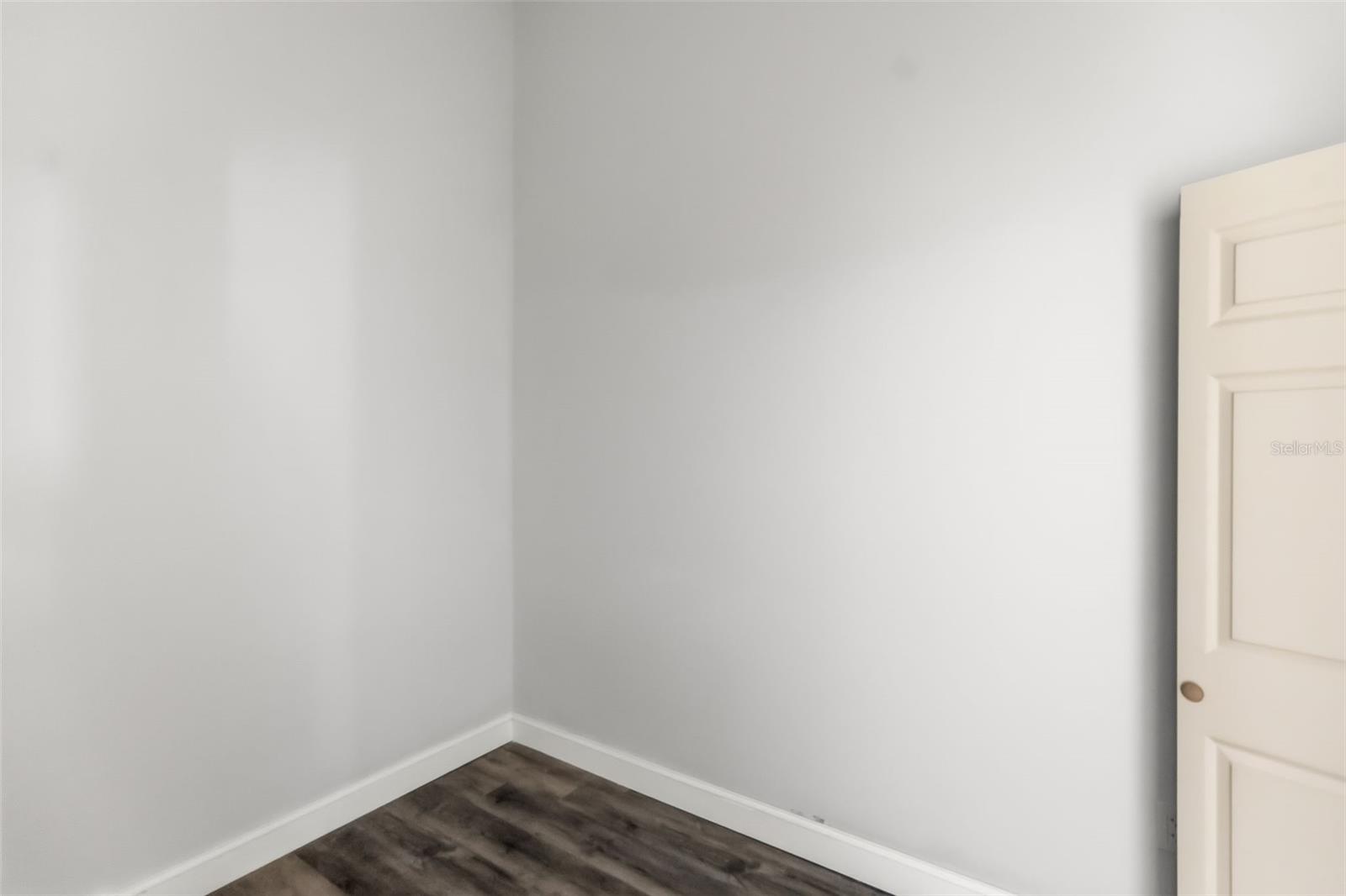Listing Image #27