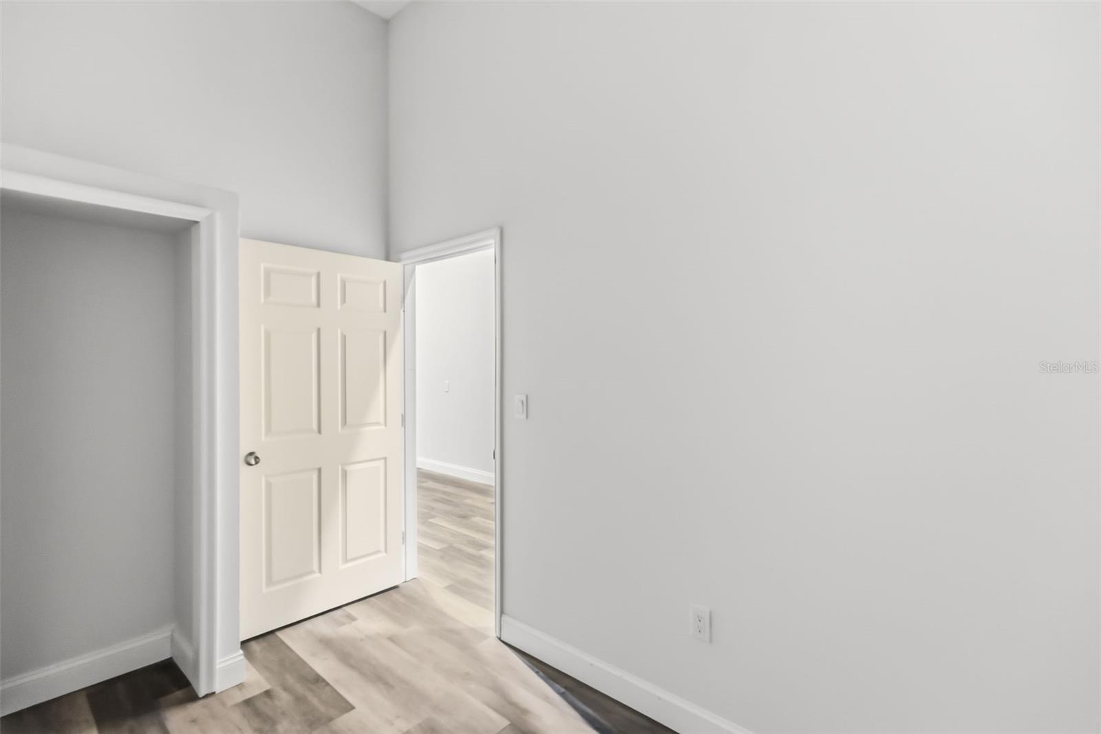 Listing Image #28