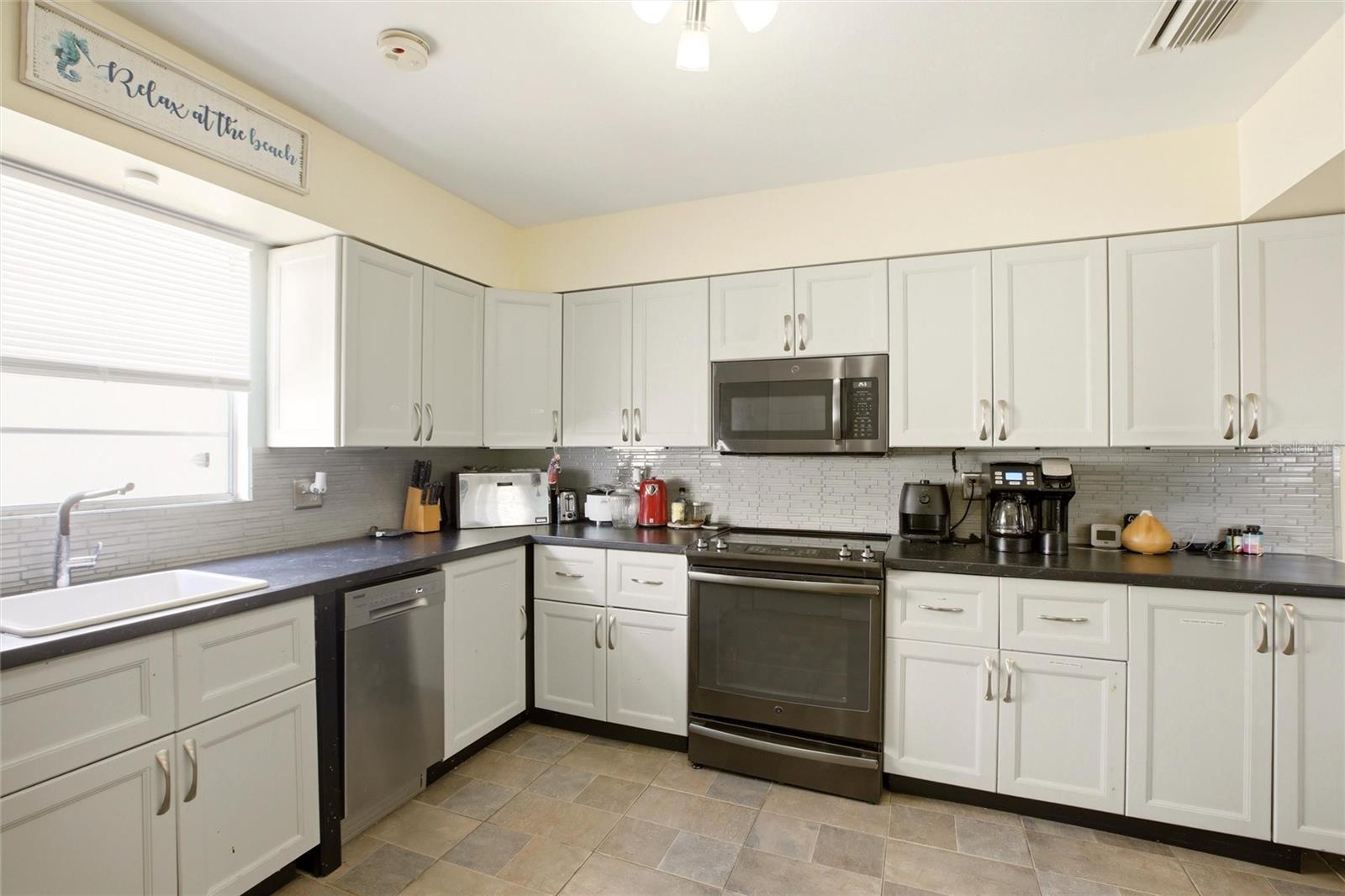Listing Image #8