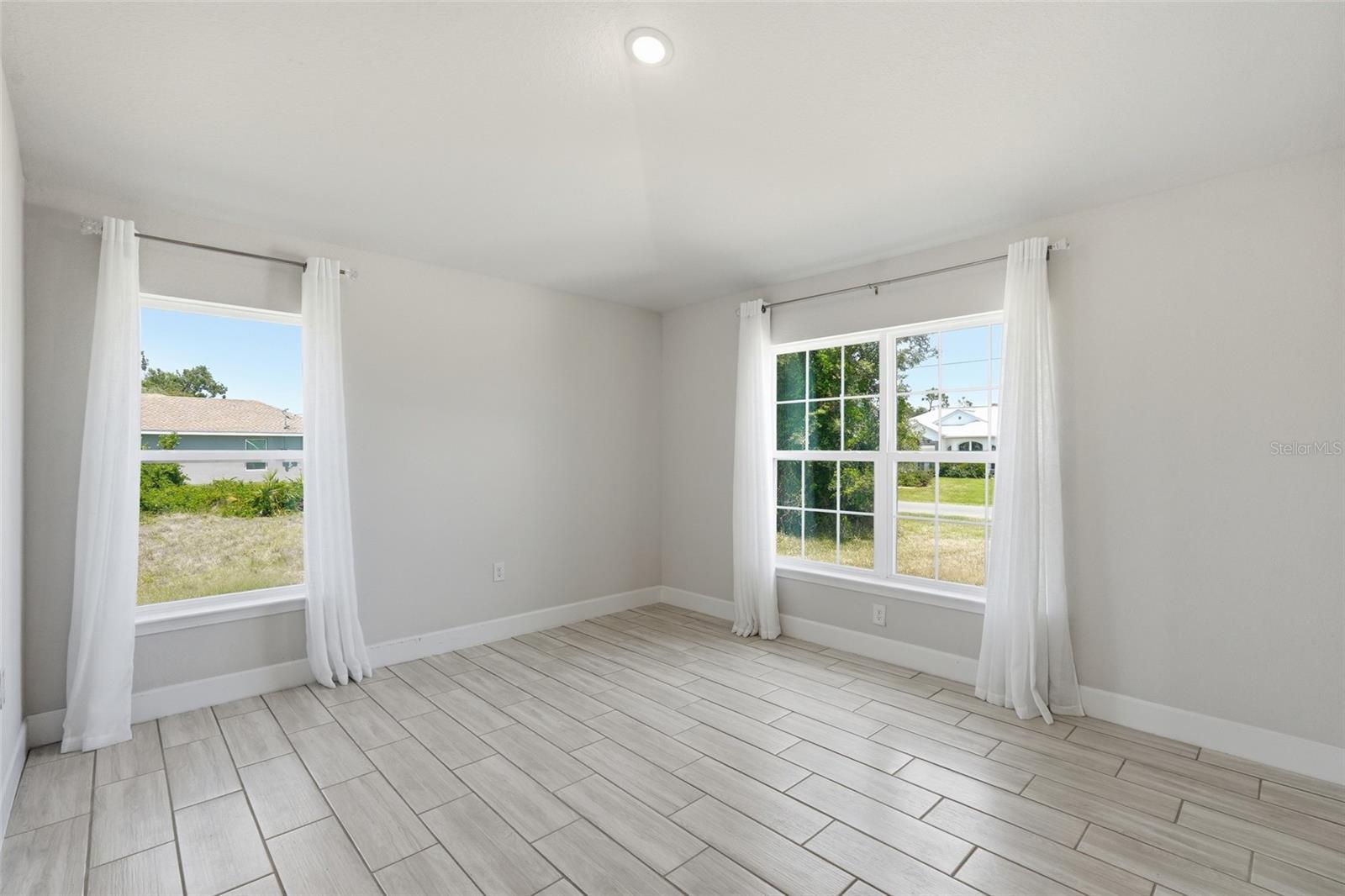 Listing Image #8