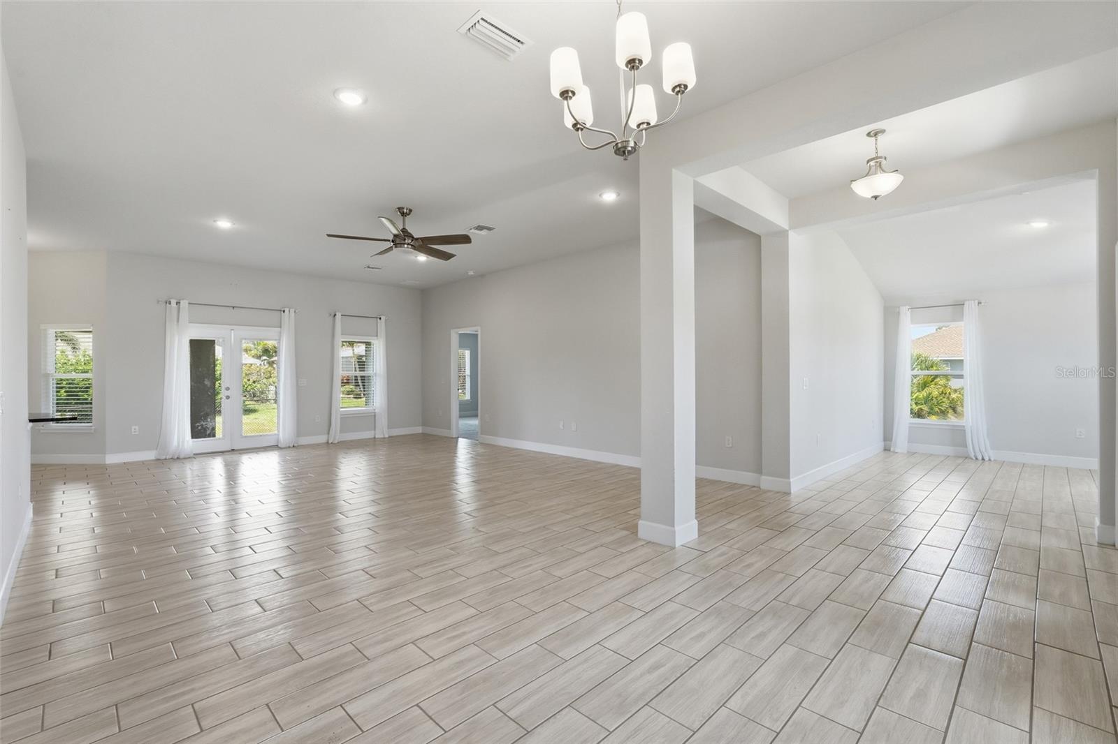 Listing Image #13