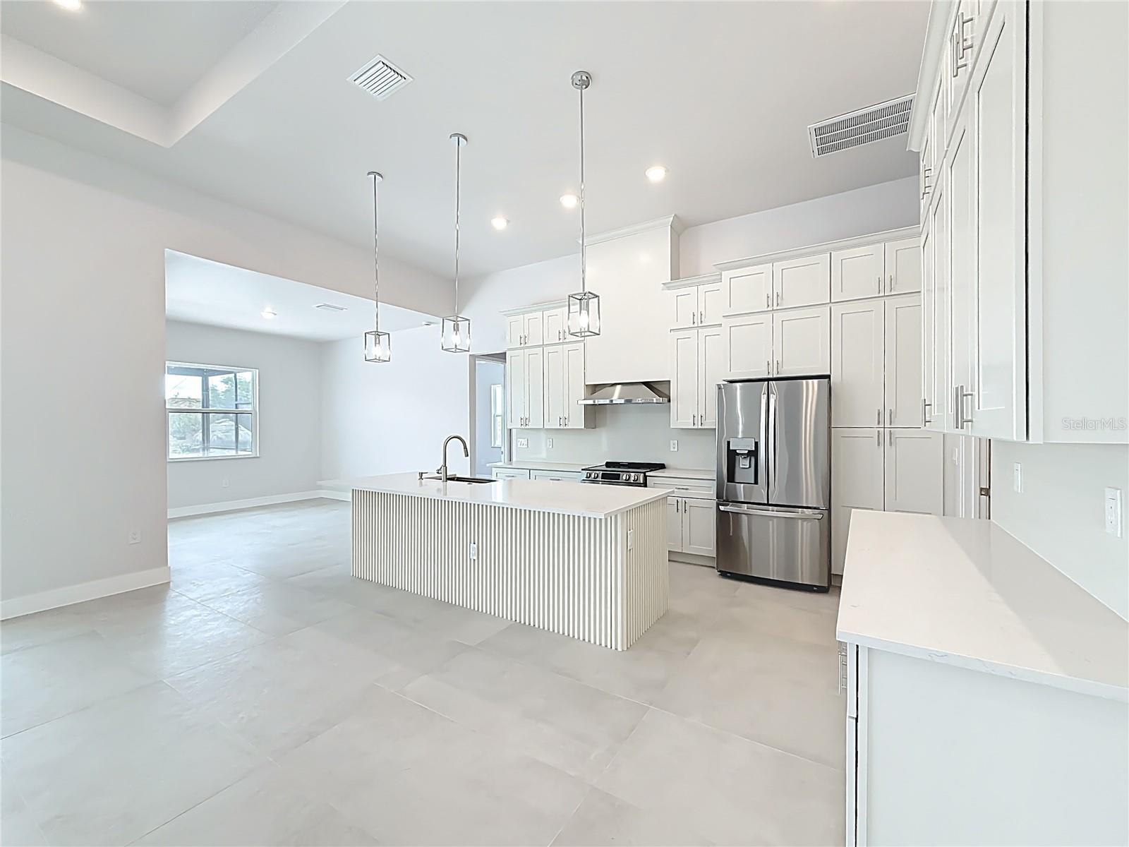 Listing Image #8