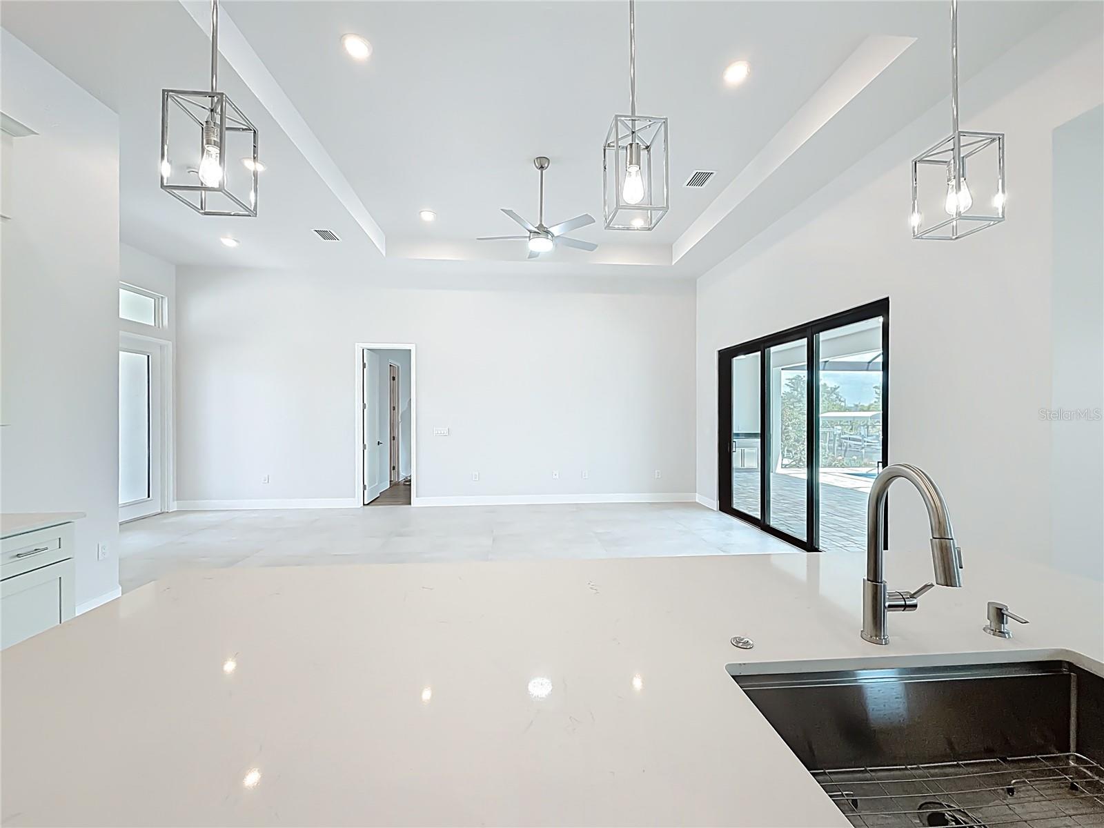 Listing Image #12