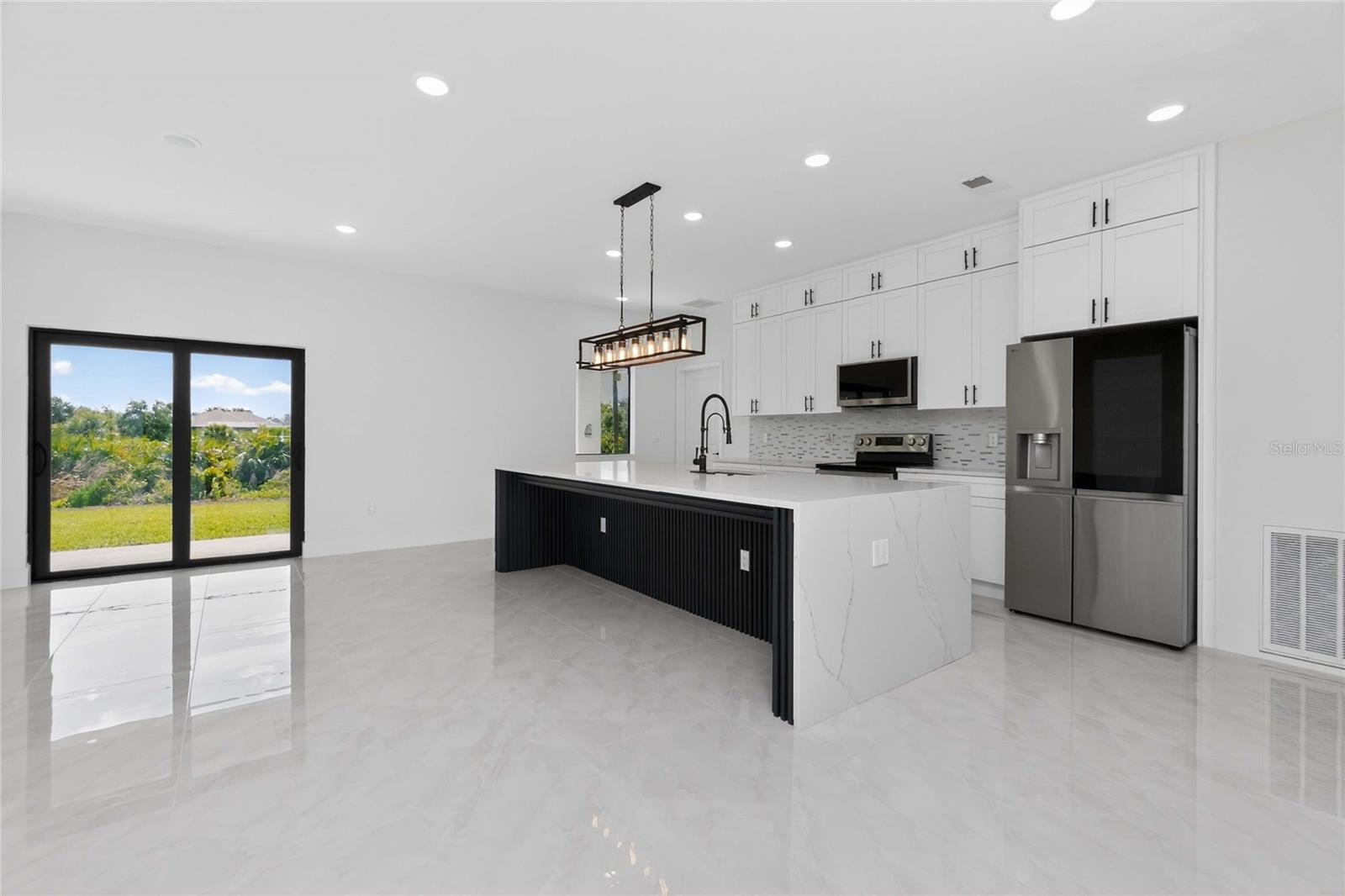 Listing Image #8