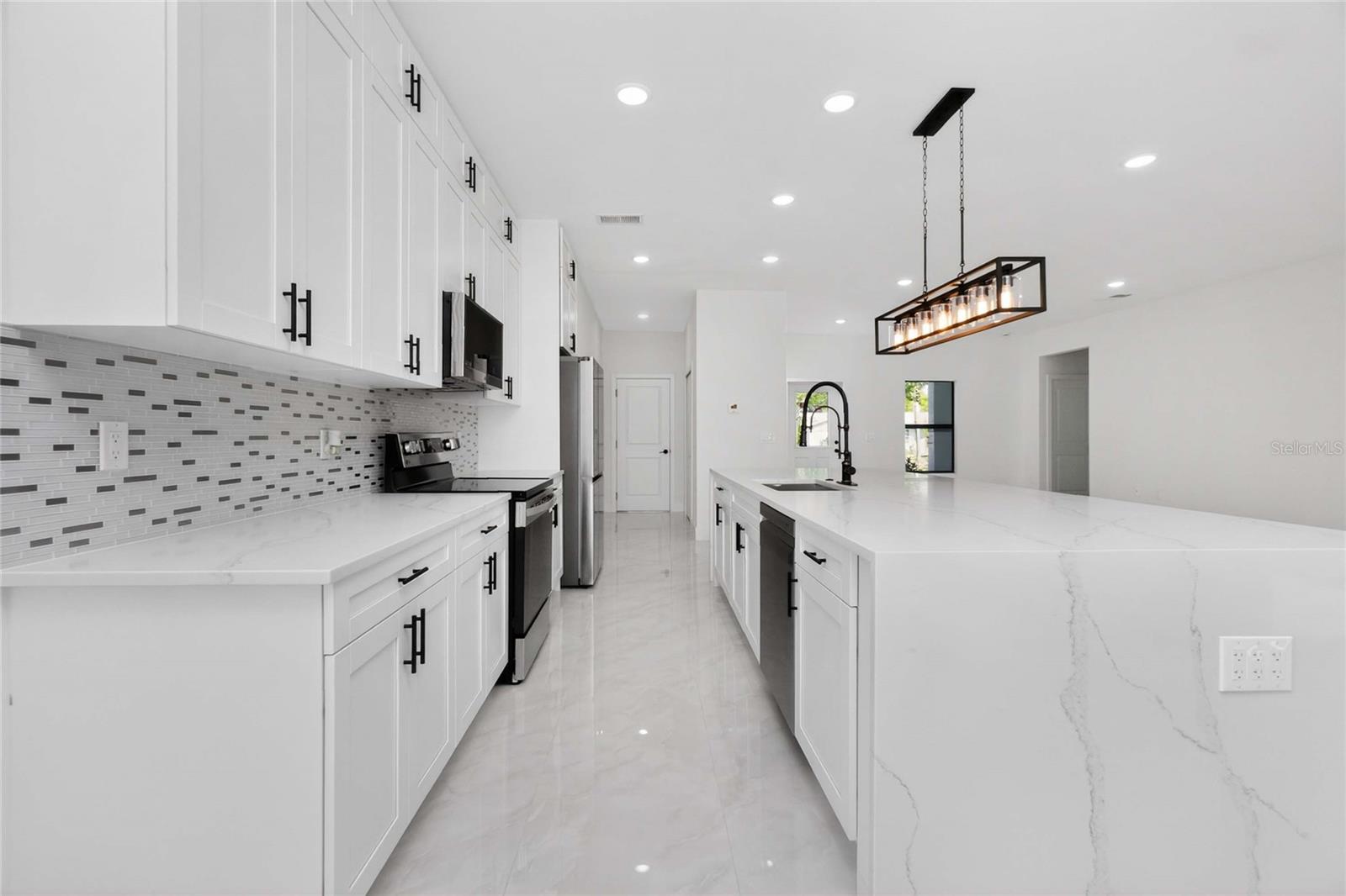 Listing Image #18
