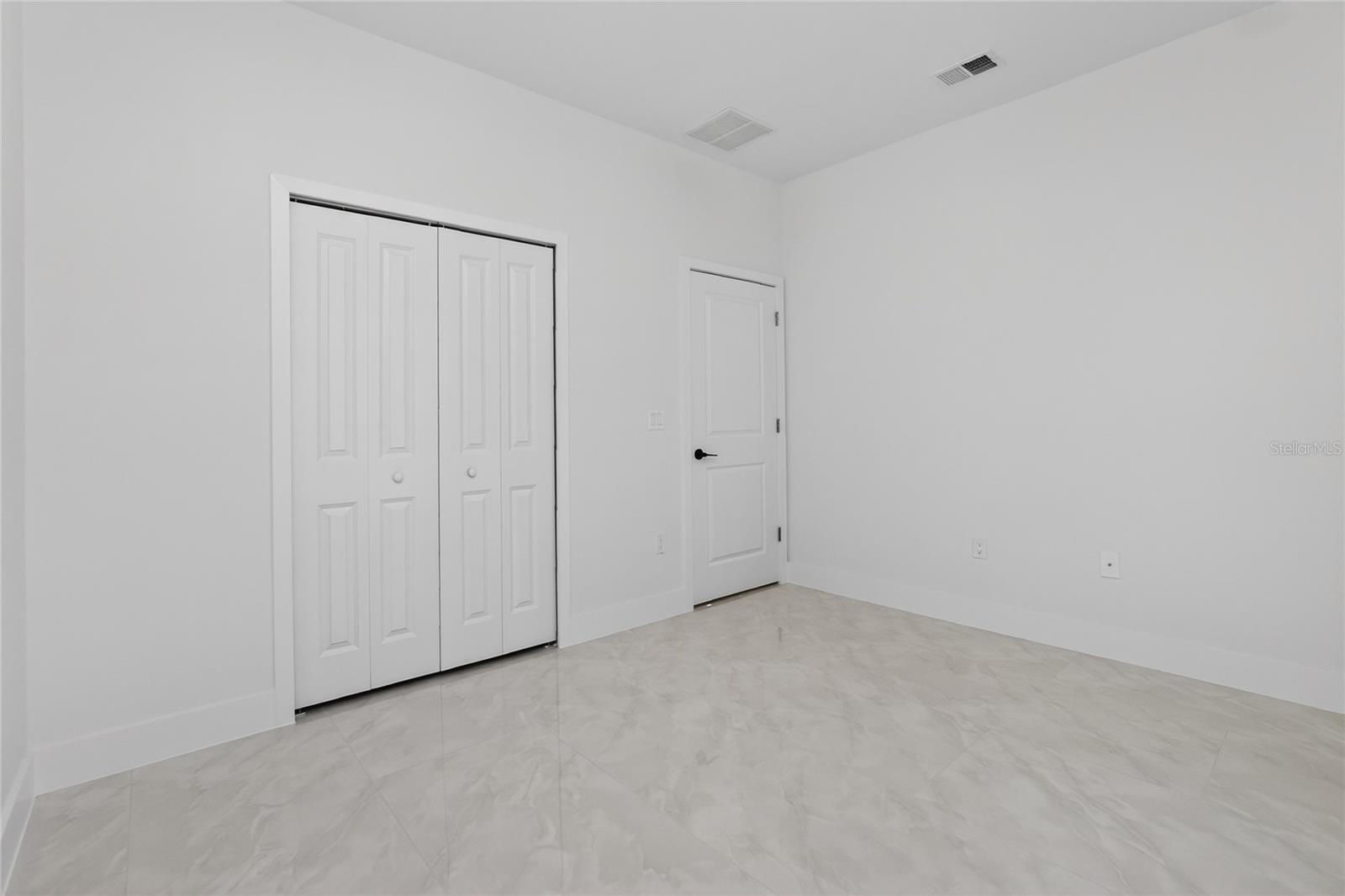 Listing Image #28