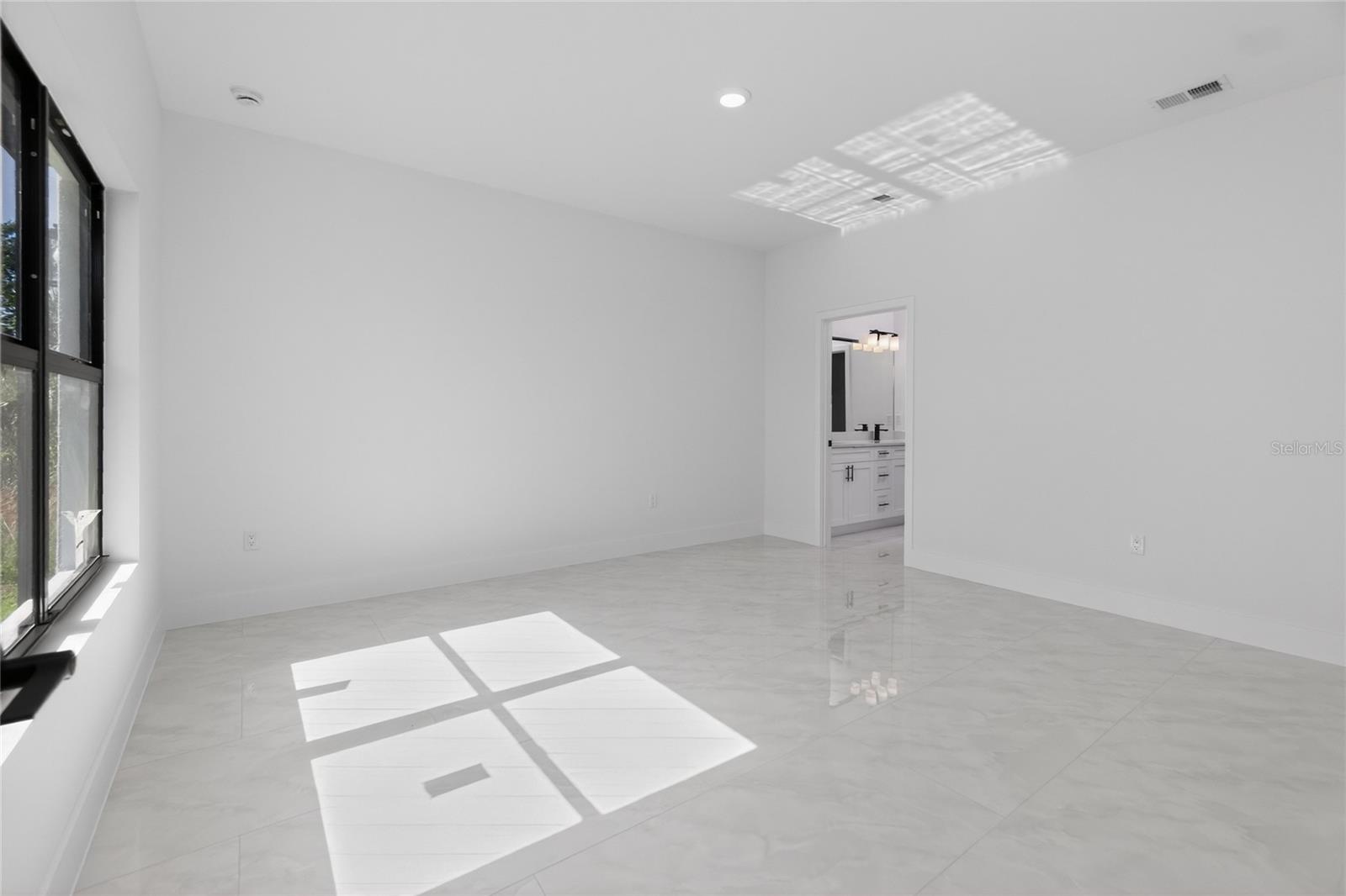 Listing Image #44
