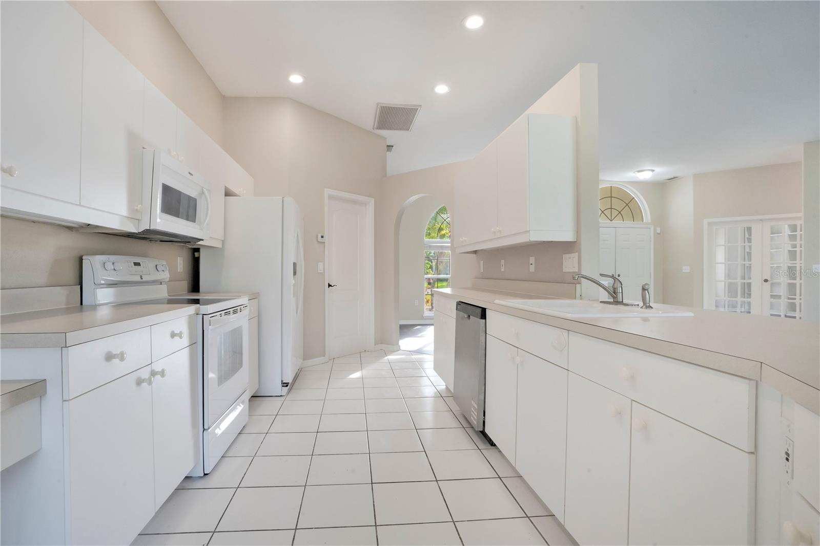 Listing Image #12
