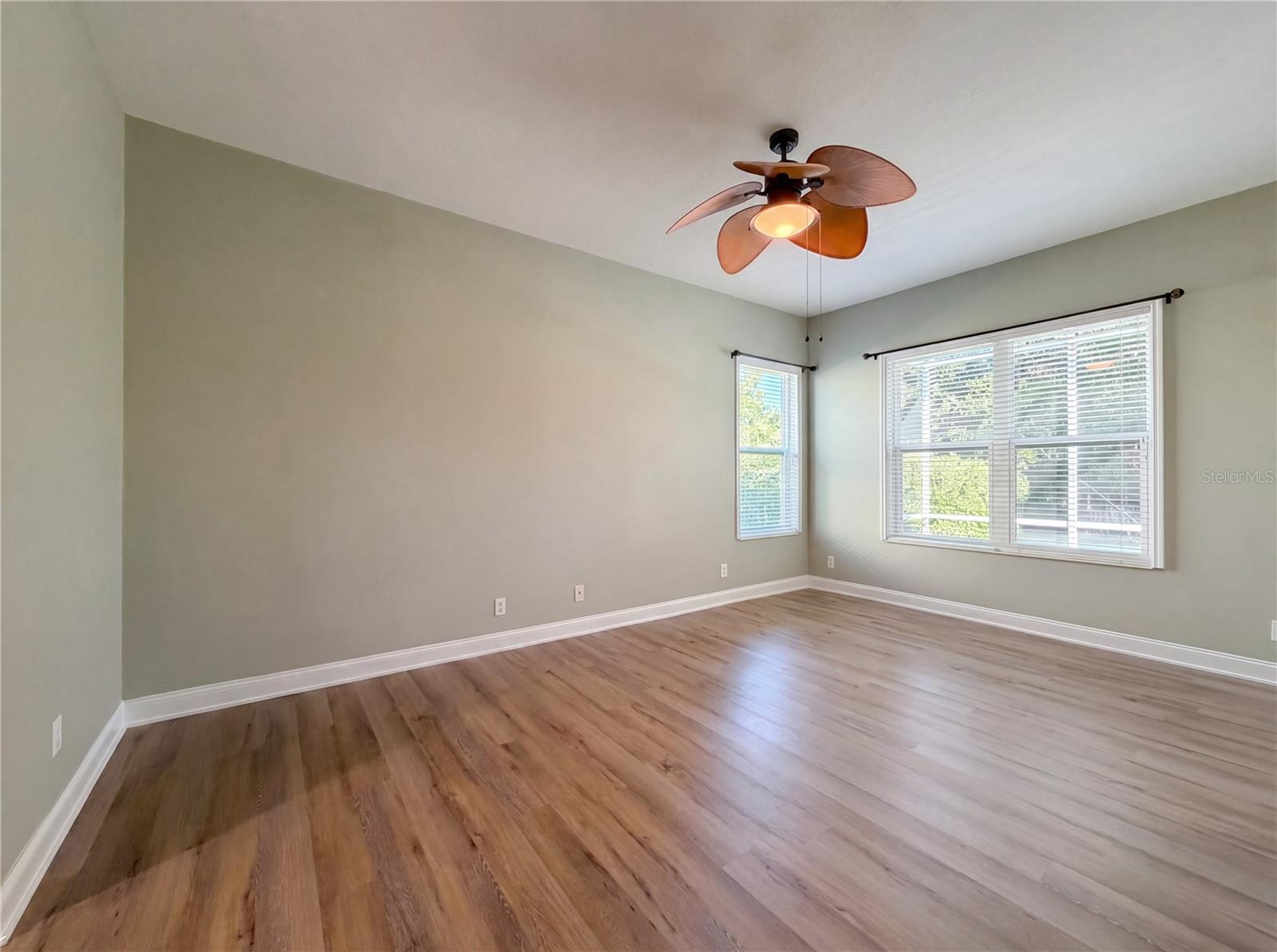Listing Image #4