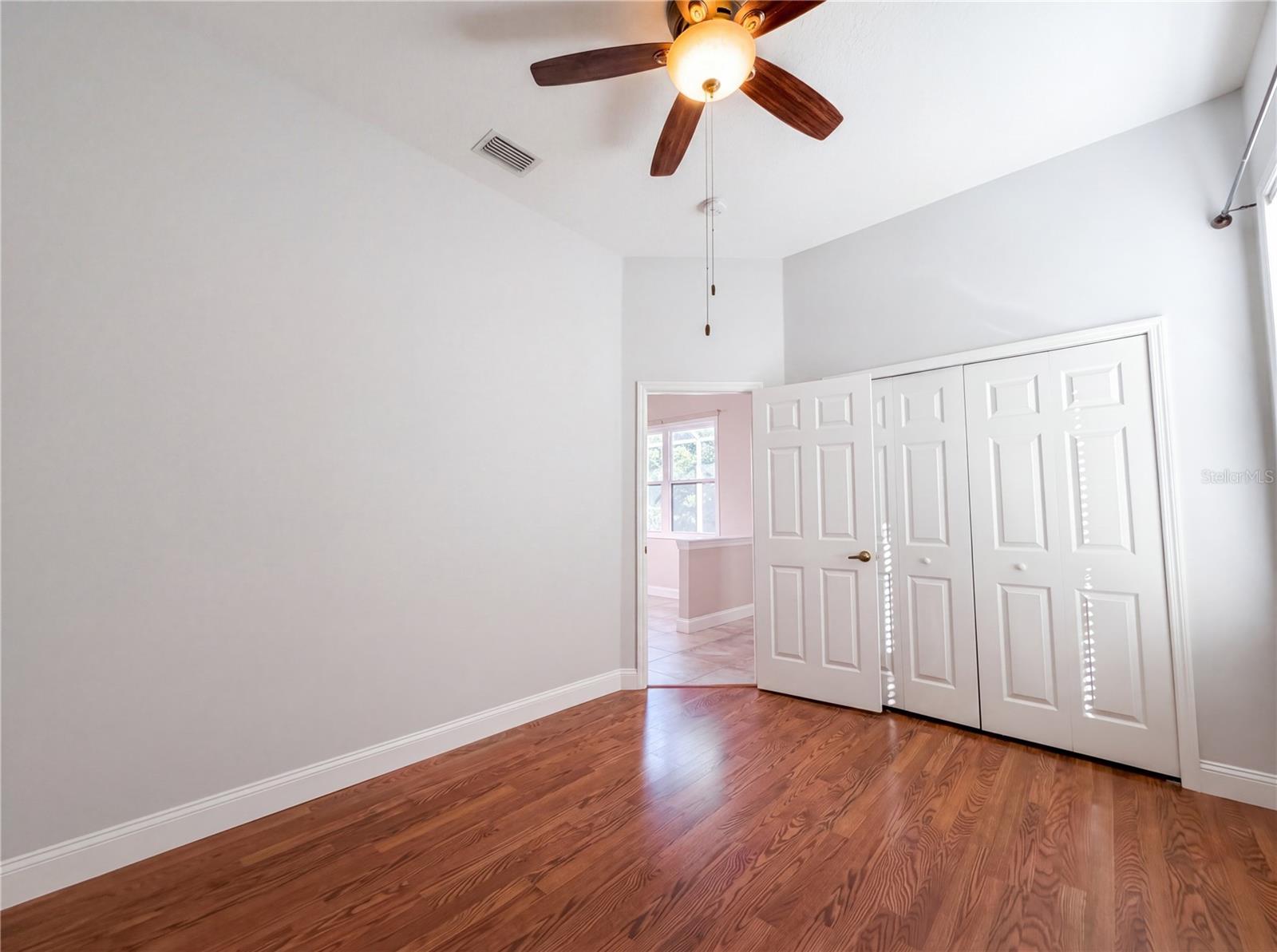Listing Image #8