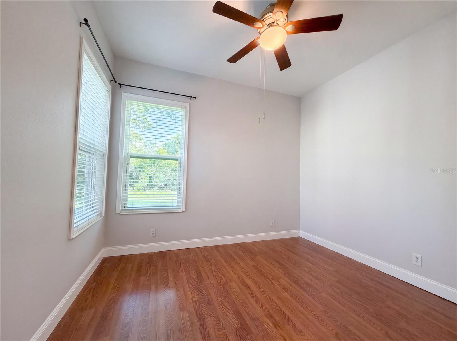 Listing Image #9