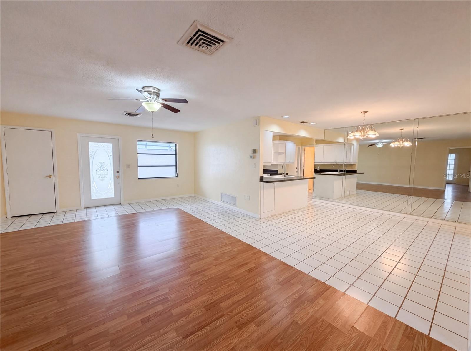 Listing Image #9