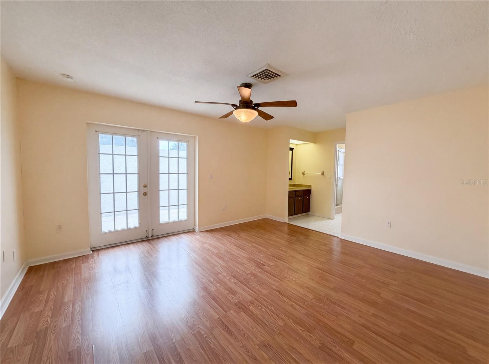 Listing Image #15