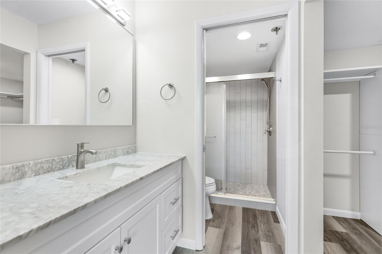 Listing Image #11